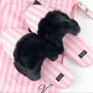 VICTORIA'S SECRET
Signature Satin Stripe Slippers
